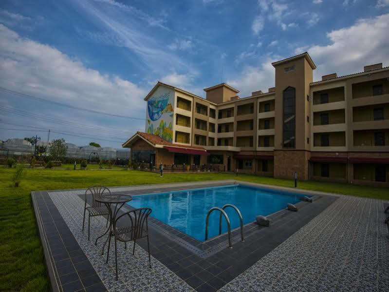 Famille Spa Resort Seogwipo Exteriör bild